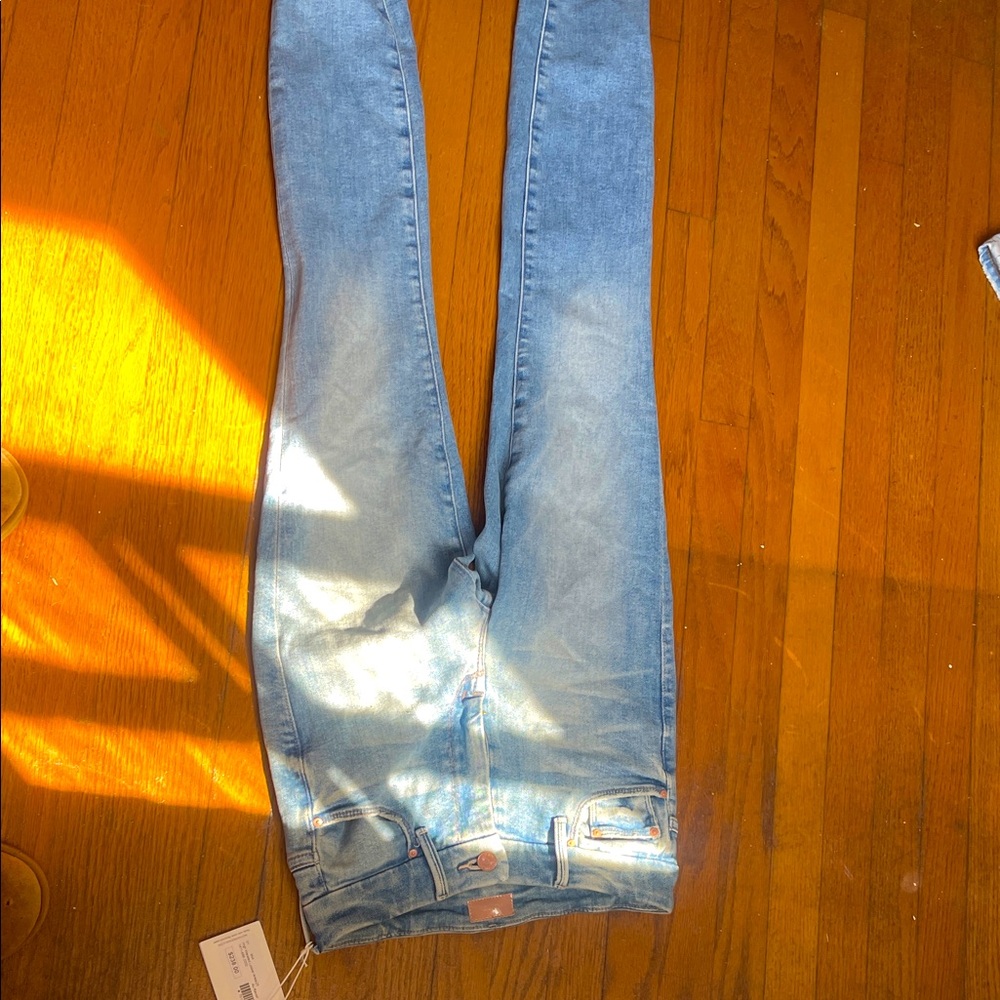 MOTHER Faded Blue Cropped Jeans